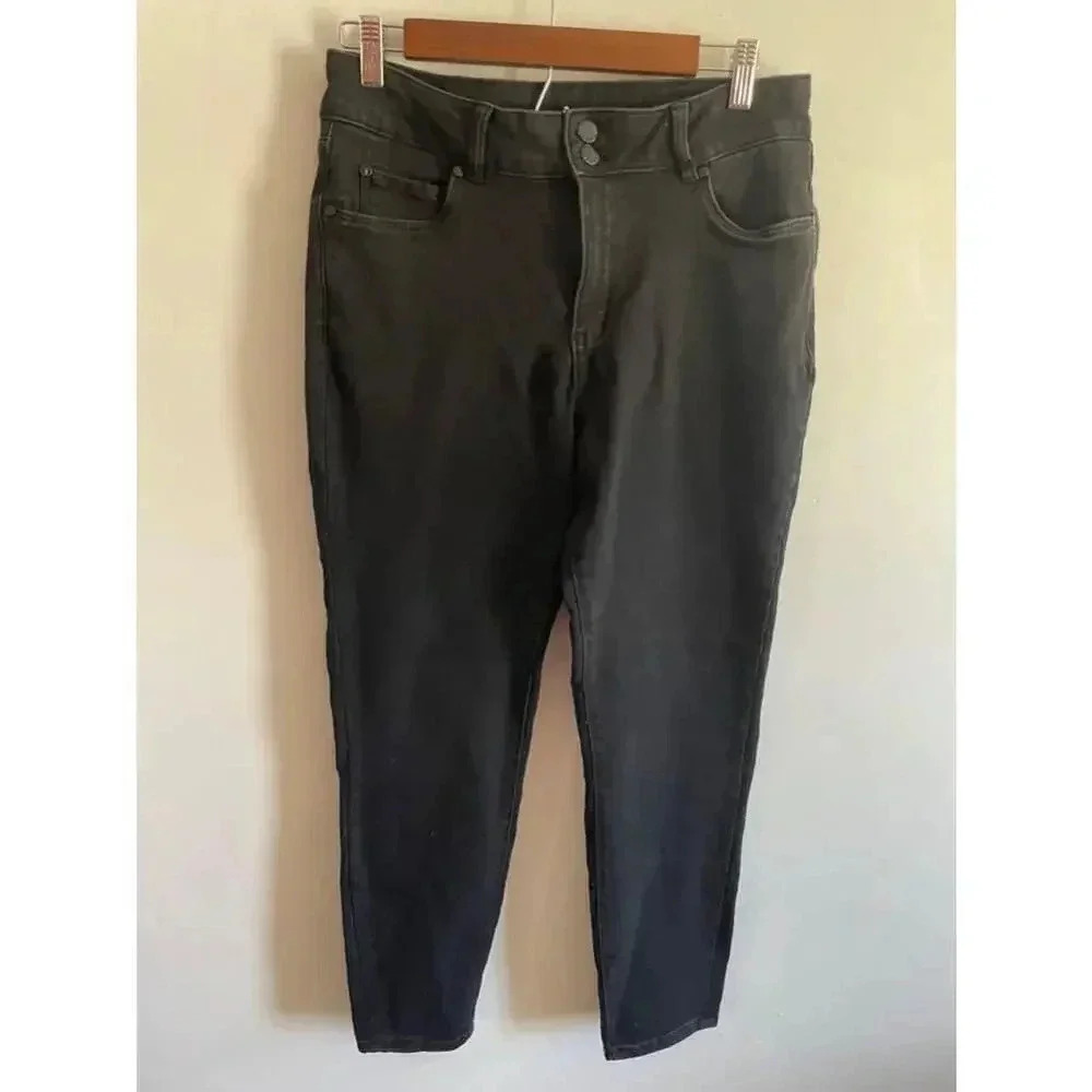 Tahari Women's Black Jeans - Size 12 31 EUC! 0266